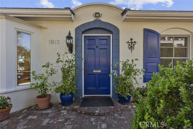 Detail Gallery Image 3 of 54 For 1815 Las Flores Dr, Glendale,  CA 91207 - 4 Beds | 3 Baths