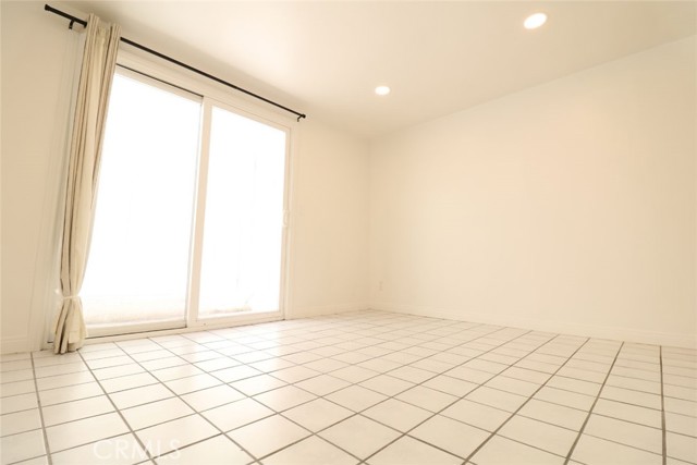 Detail Gallery Image 3 of 6 For 129 35th St #.5,  Newport Beach,  CA 92663 - 0 Beds | 1 Baths