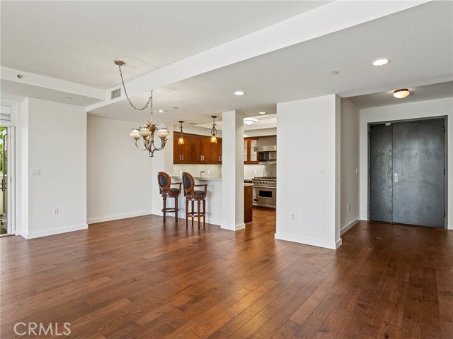 Detail Gallery Image 9 of 55 For 920 Granite Dr #213,  Pasadena,  CA 91101 - 2 Beds | 2/1 Baths