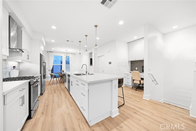 Detail Gallery Image 10 of 31 For 657 Wedge, Costa Mesa,  CA 92627 - 3 Beds | 2/2 Baths