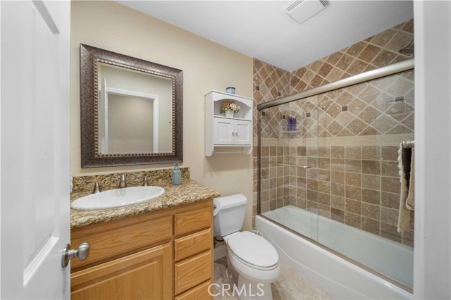 Detail Gallery Image 13 of 19 For 27930 Carnegie Ave, Saugus,  CA 91350 - 3 Beds | 2 Baths