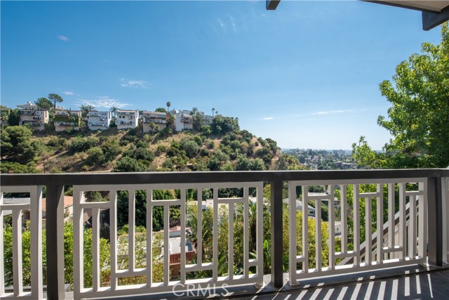 Detail Gallery Image 37 of 42 For 6432 Weidlake Dr, Los Angeles,  CA 90068 - 4 Beds | 3/1 Baths
