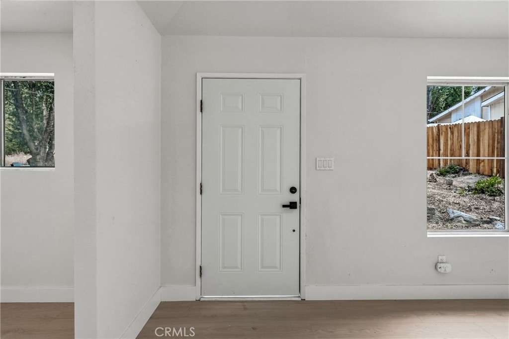 https://media.crmls.org/medias/a8d514d7-c060-4001-b9c6-25d3b3281a3c.jpg?preset=X-Large
