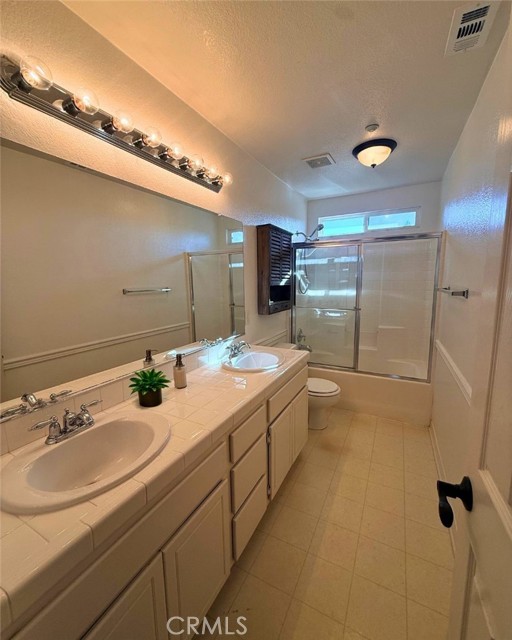 Detail Gallery Image 13 of 32 For 5741 Reagan, Fontana,  CA 92336 - 3 Beds | 2/1 Baths