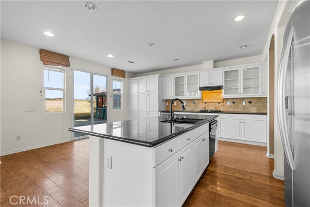 2123 Coconut Place, Palmdale CA: https://media.crmls.org/medias/a8d5d665-3a13-42b0-a381-04af10710093.jpg