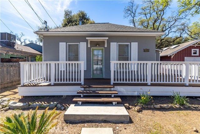 Detail Gallery Image 3 of 42 For 115 2nd, Templeton,  CA 93465 - 3 Beds | 2 Baths