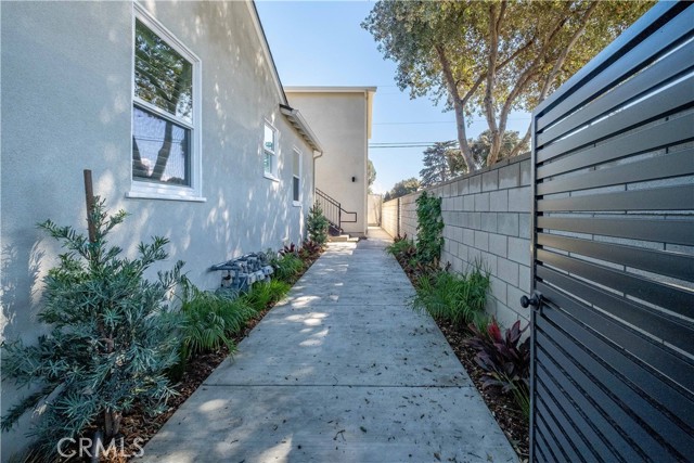 Image 19 of 51 For 5602 Verdura Ave