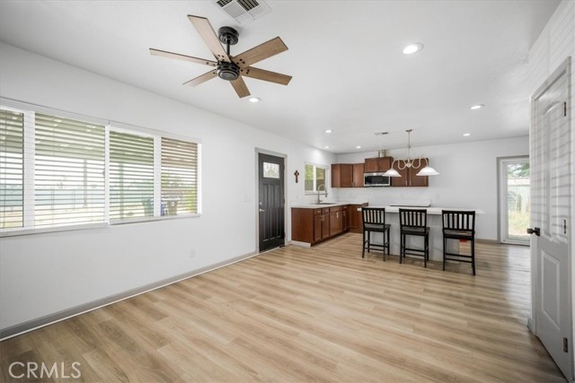 14928 Yucca Avenue, Fontana CA: https://media.crmls.org/medias/a8d67737-df9b-42f8-9144-9f939027d3e7.jpg