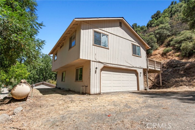 9031 Tassajara Creek Road, Santa Margarita CA: https://media.crmls.org/medias/a8d6fbc1-30e1-42c0-8bb1-1f9b577979be.jpg
