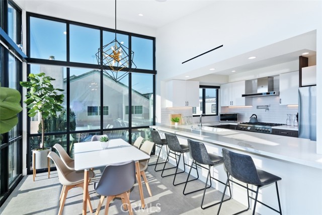 Detail Gallery Image 5 of 11 For 500 E Balboa Bld, Newport Beach,  CA 92661 - 3 Beds | 2 Baths