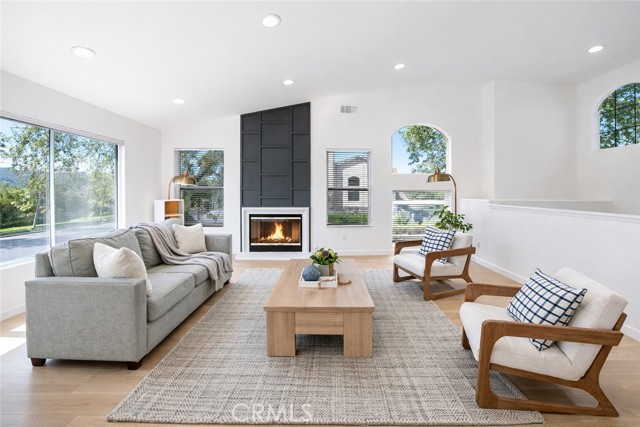 Detail Gallery Image 2 of 17 For 35 Deerborn, Aliso Viejo,  CA 92656 - 4 Beds | 2/1 Baths