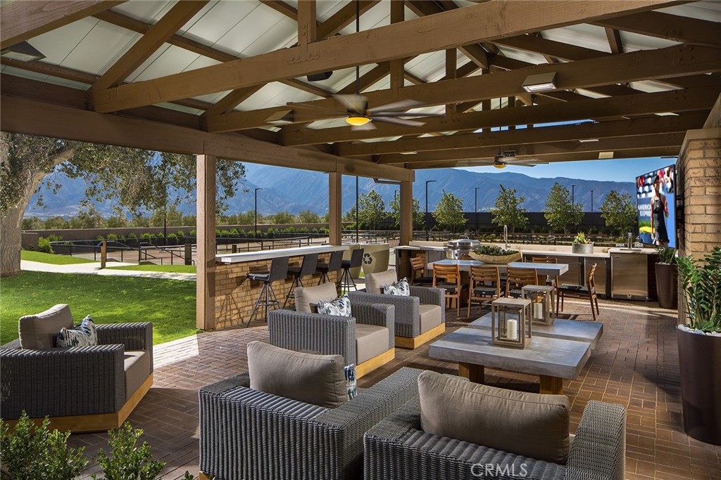 https://media.crmls.org/medias/a8d87648-de46-4522-a8a9-3508602a89db.jpg?preset=X-Large
