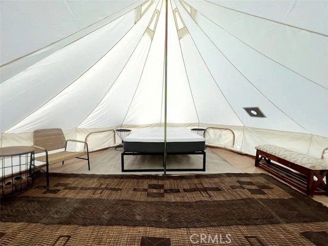 4044 Polaris Avenue, Joshua Tree CA: https://media.crmls.org/medias/a8d882cb-a253-4d6c-a608-ed900781538f.jpg
