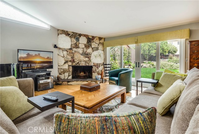 1028 Ynez Avenue, Redondo Beach, California 90277, 4 Bedrooms Bedrooms, ,2 BathroomsBathrooms,Residential,Sold,Ynez,SB17031296