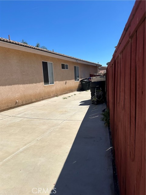 3913 Manquelo Court, Perris CA: https://media.crmls.org/medias/a8d8f507-e4dd-4efb-ae53-16f1222ae2e4.jpg