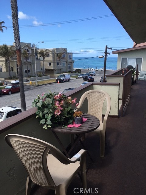 Detail Gallery Image 3 of 7 For 1511 Catalina #H,  Redondo Beach,  CA 90277 - 1 Beds | 1 Baths