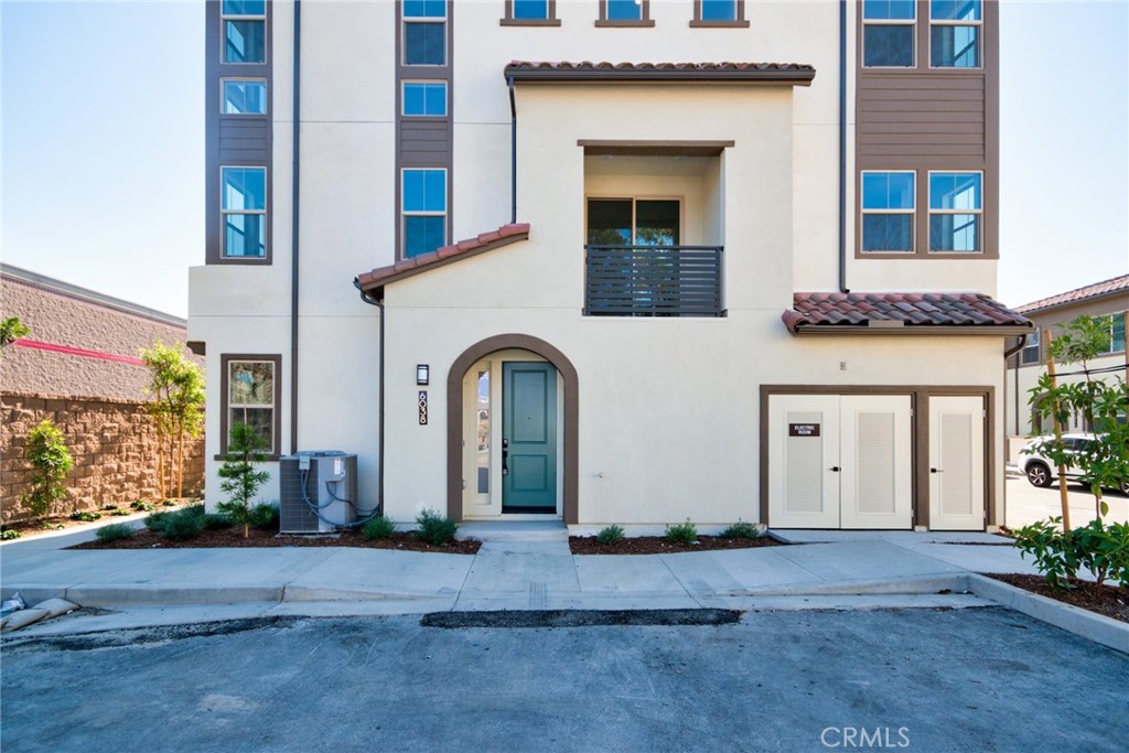 6038 Derby Lane