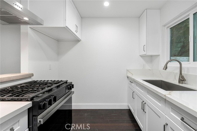 217 43rd Street, Manhattan Beach CA: https://media.crmls.org/medias/a8d9d60f-98f6-4aa9-b1ad-026e0e969c57.jpg