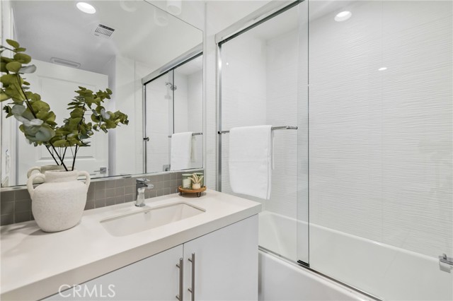Detail Gallery Image 23 of 34 For 3306 Aria Ln, Los Angeles,  CA 90034 - 3 Beds | 3/1 Baths