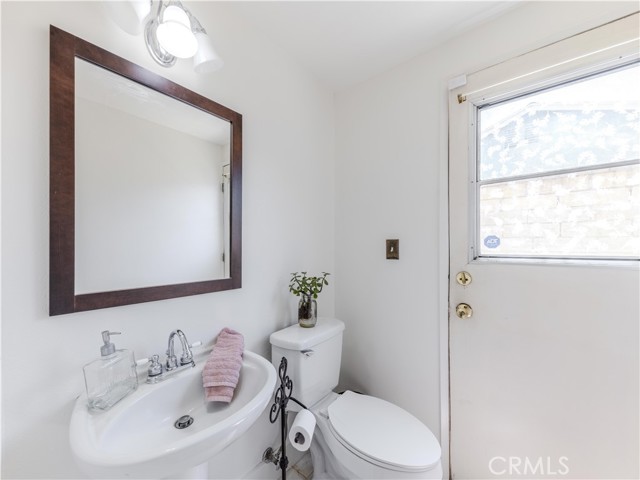 Detail Gallery Image 12 of 22 For 23209 via Barra, Valencia,  CA 91355 - 4 Beds | 3 Baths