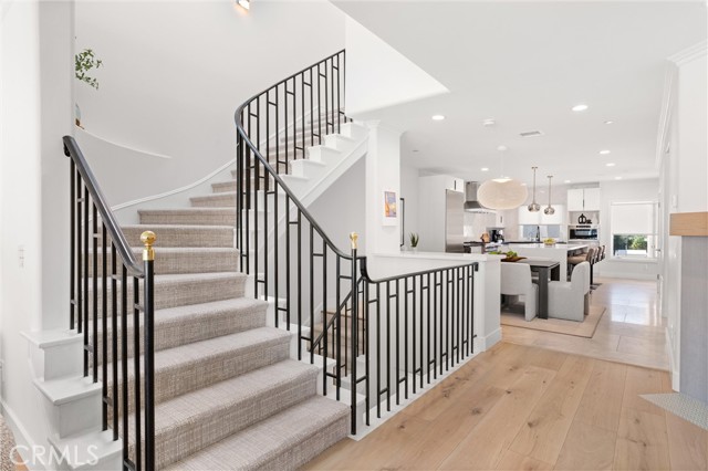 302 Carnation Avenue, Corona del Mar CA: https://media.crmls.org/medias/a8da80b2-6004-41c4-a5be-a46b98a58595.jpg