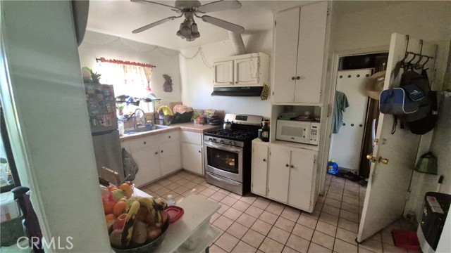 616 N St Louis Street, Los Angeles CA: https://media.crmls.org/medias/a8daea04-ba0a-4e83-a471-6d7ef0e1c962.jpg