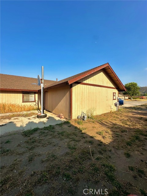 30001 Caddy Lane, Tehachapi CA: https://media.crmls.org/medias/a8db6d8c-872b-4ad9-b5e3-604ca5b496c6.jpg