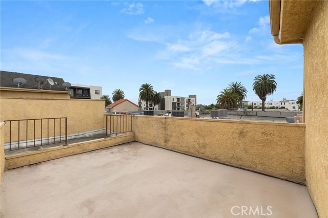 Detail Gallery Image 24 of 30 For 11831 Courtleigh Dr #203,  Los Angeles,  CA 90066 - 2 Beds | 2 Baths