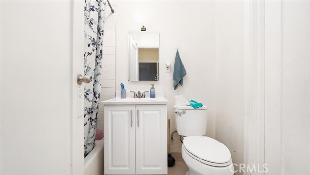2432 Daly Street, Los Angeles CA: https://media.crmls.org/medias/a8df41e4-f5a2-4572-8992-445f3f543959.jpg