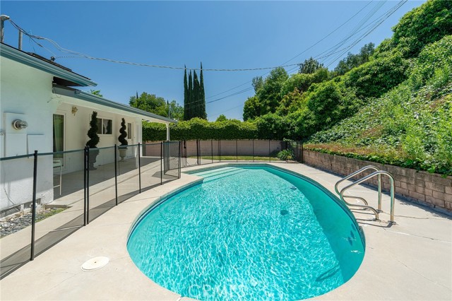 Detail Gallery Image 24 of 29 For 23952 Oxnard St, Woodland Hills,  CA 91367 - 3 Beds | 2/1 Baths
