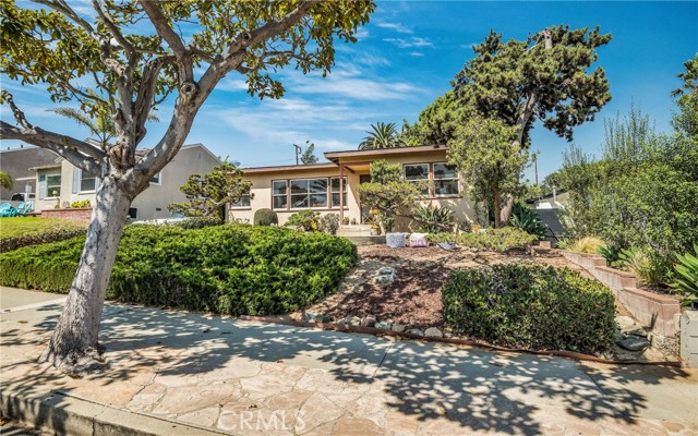 1324 Helberta Ave, Redondo Beach, California 90277, 3 Bedrooms Bedrooms, ,1 BathroomBathrooms,Residential,Sold,Helberta Ave,SB21199109