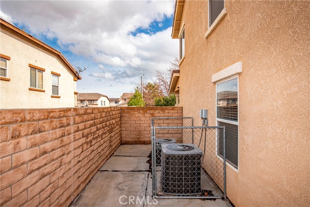 Detail Gallery Image 19 of 38 For 38609 Erika, Palmdale,  CA 93551 - 5 Beds | 3 Baths