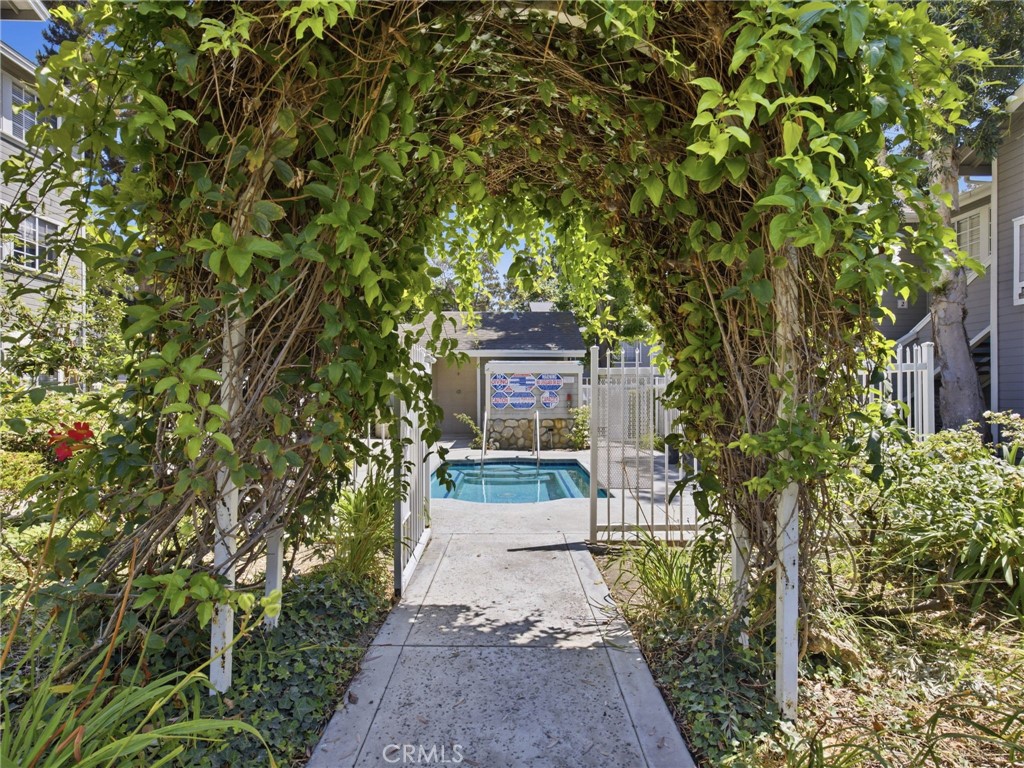 https://media.crmls.org/medias/a8e3248d-fc25-4968-b4db-b154f40cf5a9.jpg?preset=X-Large