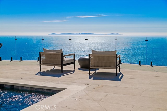 31 N Vista De Catalina, Laguna Beach CA: https://media.crmls.org/medias/a8e39aab-8d1b-4f8c-a7f9-4b604be9ca92.jpg