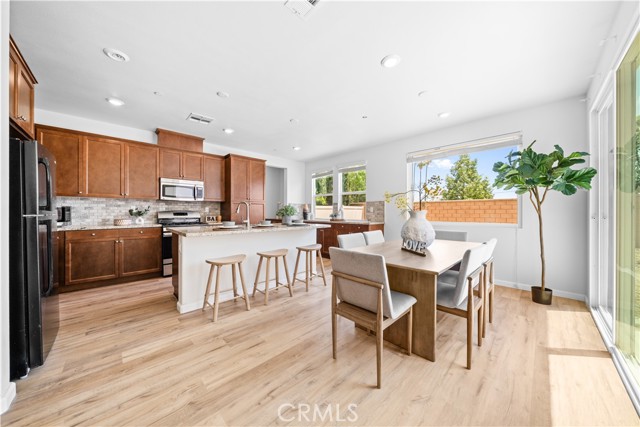 Image 8 of 50 For 7027 Avignon Drive