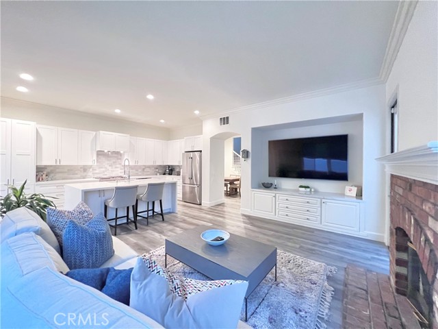 Detail Gallery Image 4 of 19 For 3658 Calle Jazmin, Calabasas,  CA 91302 - 4 Beds | 2/1 Baths