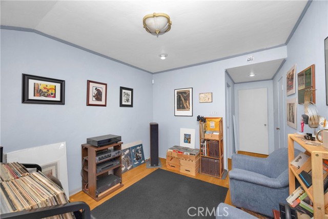 929 E Marshall Place, Long Beach CA: https://media.crmls.org/medias/a8e77607-92ed-405b-a6a3-d5b12db00847.jpg