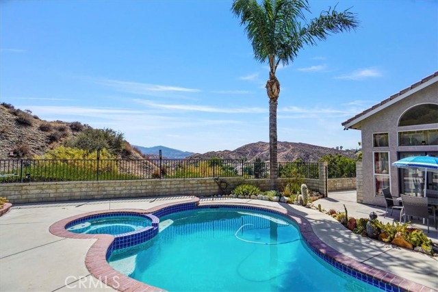 Detail Gallery Image 28 of 34 For 29304 Begonias Ln, Canyon Country,  CA 91387 - 4 Beds | 3 Baths