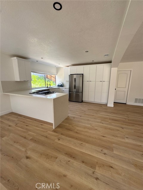 Detail Gallery Image 6 of 18 For 1245 Blazewood St, Riverside,  CA 92507 - 3 Beds | 2 Baths