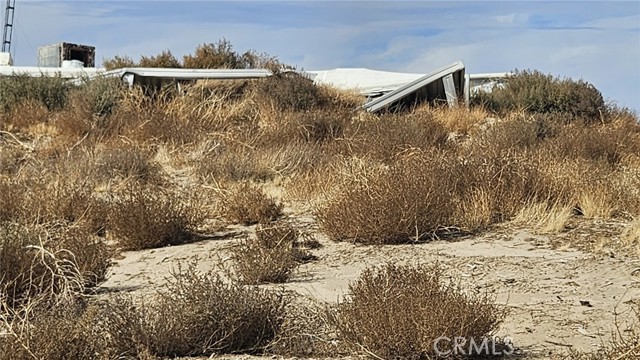 Detail Gallery Image 3 of 17 For 7885 Chapinite Ave, Cantil,  CA 93501 - 2 Beds | 2 Baths