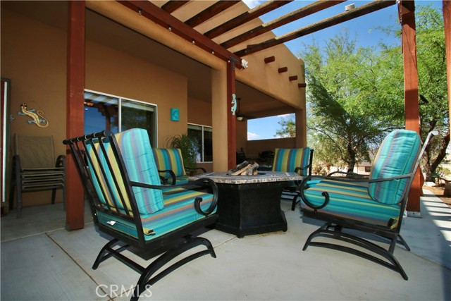 7125 Sunny Vista Road, Joshua Tree CA: https://media.crmls.org/medias/a8e8ea91-6e7b-435f-873a-f106dedc6602.jpg