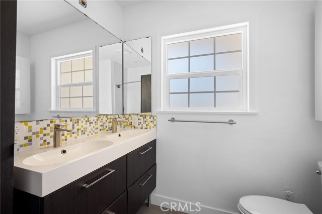 2930 Mayfrield Avenue, La Crescenta CA: https://media.crmls.org/medias/a8ea5270-eb22-4261-a1ee-67ff0d8c5384.jpg