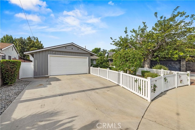 17955 Archwood Street, Reseda CA: https://media.crmls.org/medias/a8ea8514-ae85-4689-87f5-24929bd71b6f.jpg