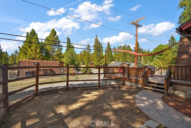 43201 Sand Canyon Road, Big Bear Lake CA: https://media.crmls.org/medias/a8eb324c-ffe5-47e4-9fe6-995bc27f4296.jpg