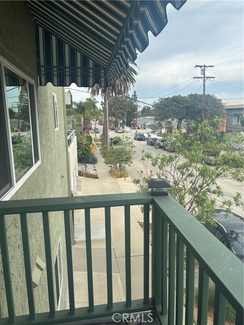 1102 Termino Avenue, Long Beach CA: https://media.crmls.org/medias/a8eb39e0-6308-4930-a9c6-a2f5a0b3d5ac.jpg