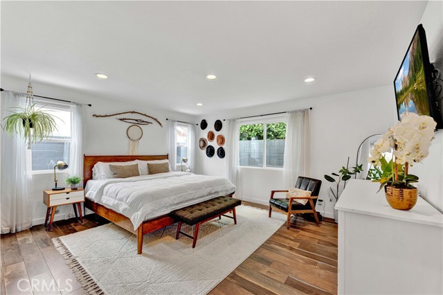 2218 S Linda Way, Santa Ana CA: https://media.crmls.org/medias/a8ec201a-feed-45ec-8872-467c923b0b19.jpg
