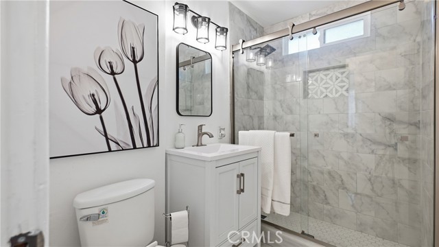 Detail Gallery Image 34 of 40 For 215 N Mcclay, Santa Ana,  CA 92701 - 5 Beds | 2 Baths