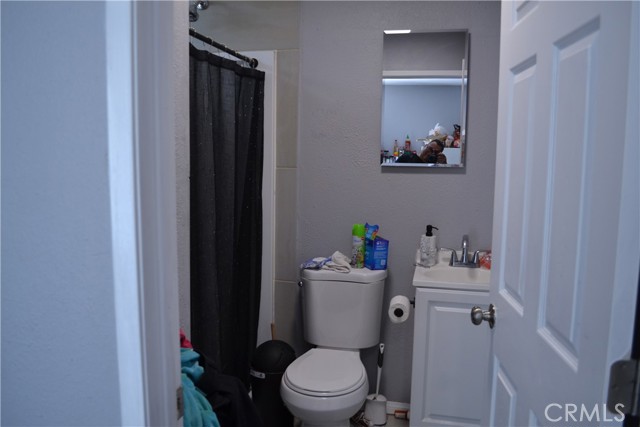 11068 Penrose, Sun Valley CA: https://media.crmls.org/medias/a8ed654d-8269-4c03-bcb1-3d110dab12a6.jpg