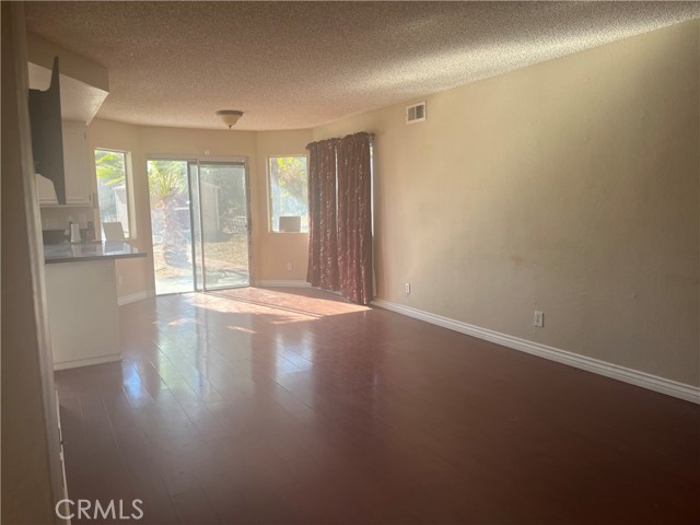 Detail Gallery Image 8 of 29 For 16502 Mango Way, Lake Elsinore,  CA 92530 - 3 Beds | 3 Baths