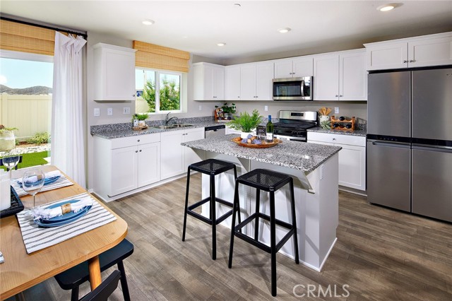 Detail Gallery Image 5 of 17 For 30820 Charger Way, Winchester,  CA 92596 - 4 Beds | 3 Baths